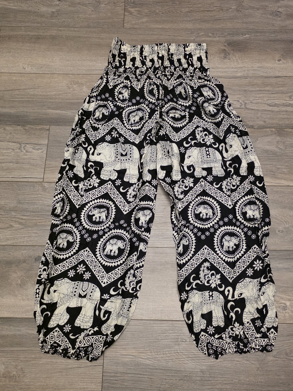 Women’s Black & White Elephant Print Harem Joggers